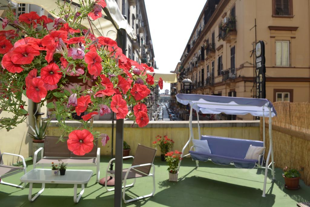 B&B Anna'S Family Terrace Napoli Dış mekan fotoğraf